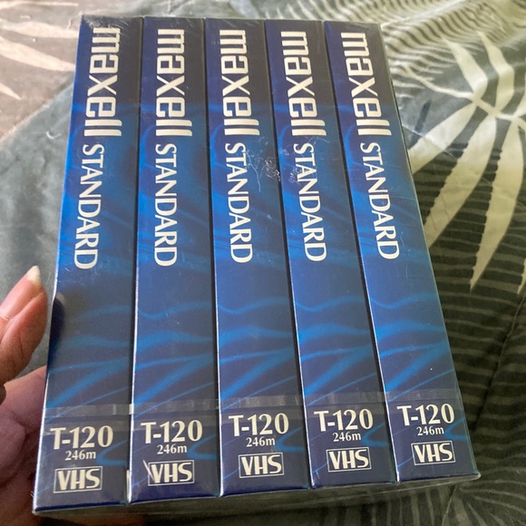 Maxwell Standard VHS T-120 5 Pack Video Cassettes - Picture 3 of 5